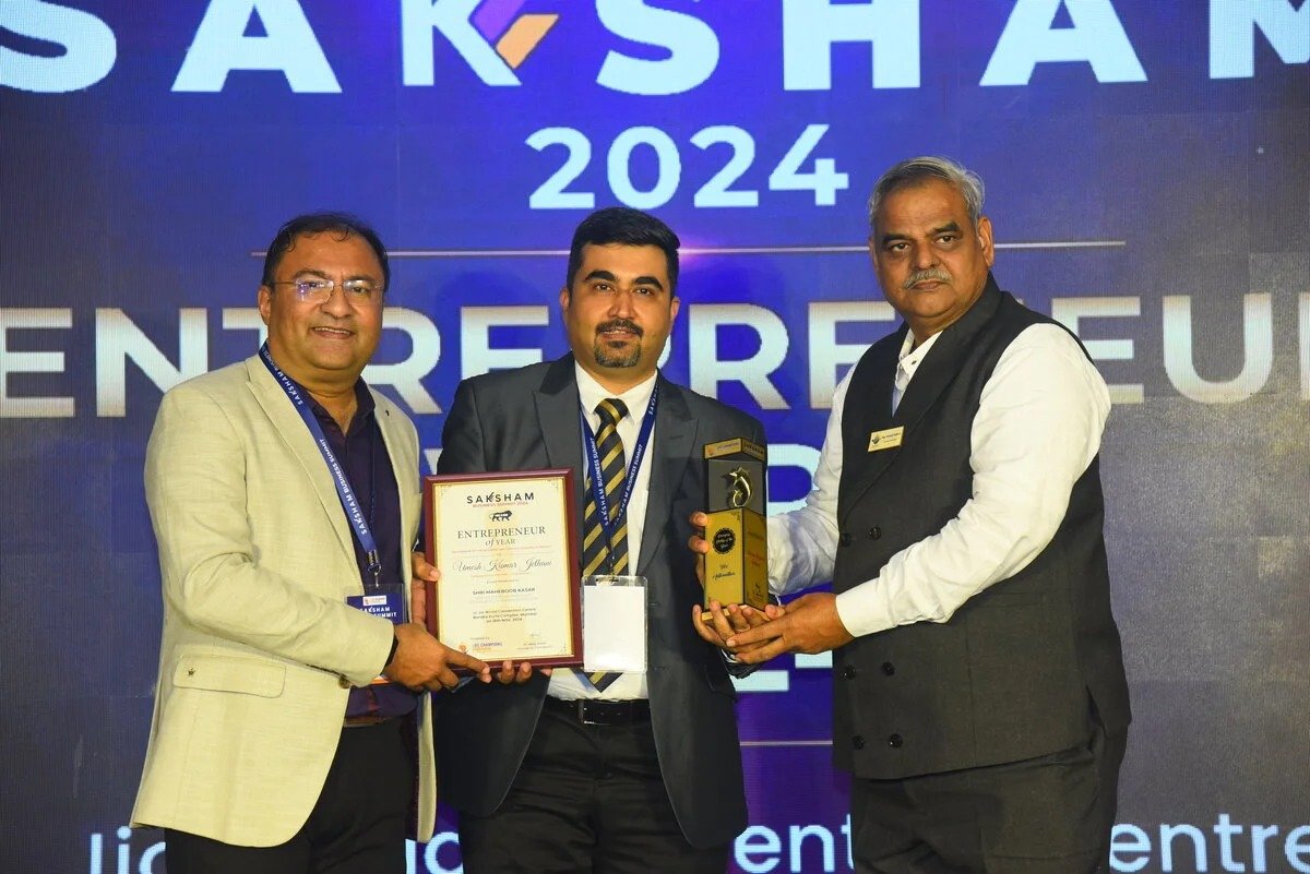 Award presentation at Saksham Business Summit 2024, Mumbai