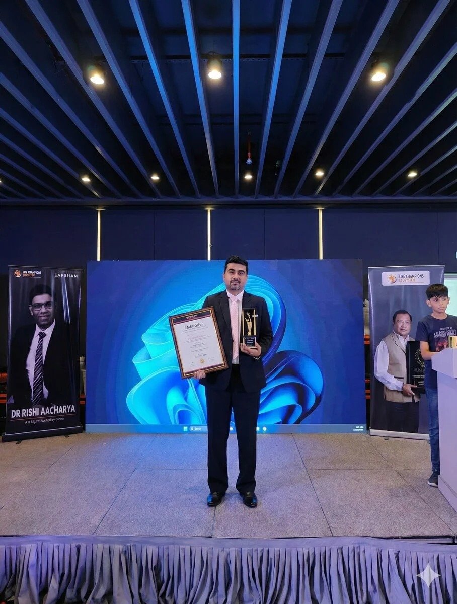 Award presentation at Saksham International Awards 2025, Dubai